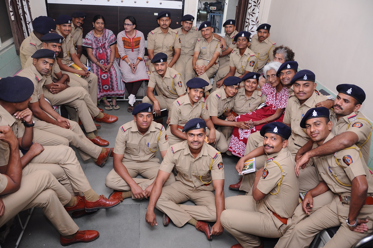 सदरक्षणाय खालानिग्रहणाय